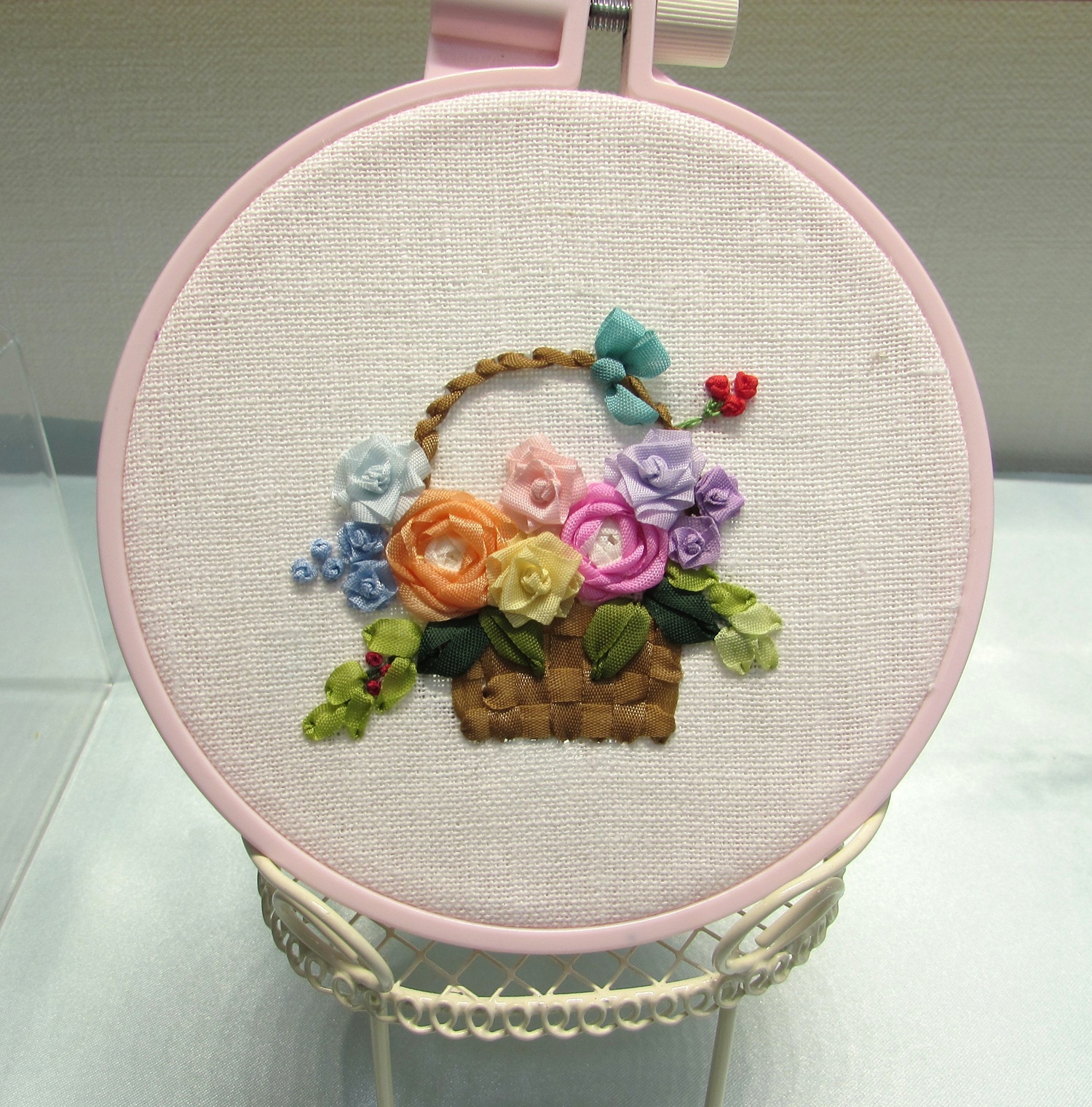 可愛いリボンのお花の刺繍を楽しむ リボン刺しゅう