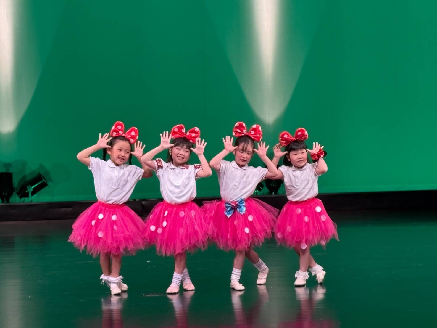 あこがれの テーマパークダンス 3才(年少)～小学生