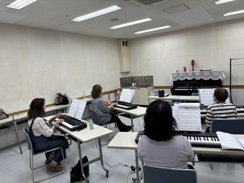 目からウロコのピアノ術 シニアの為の脳トレピアノ