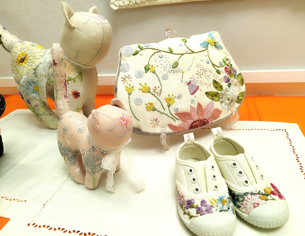 いろいろな素材を使って 刺繍でアレンジ 秋の新講座 無料見学・説明会 9 /19(土) 11:30～12:00