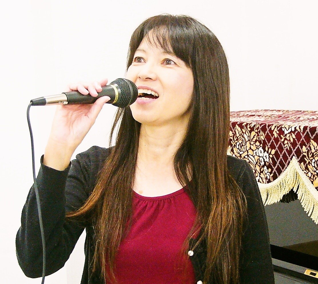 楽しく歌おう♪ カラオケ教室