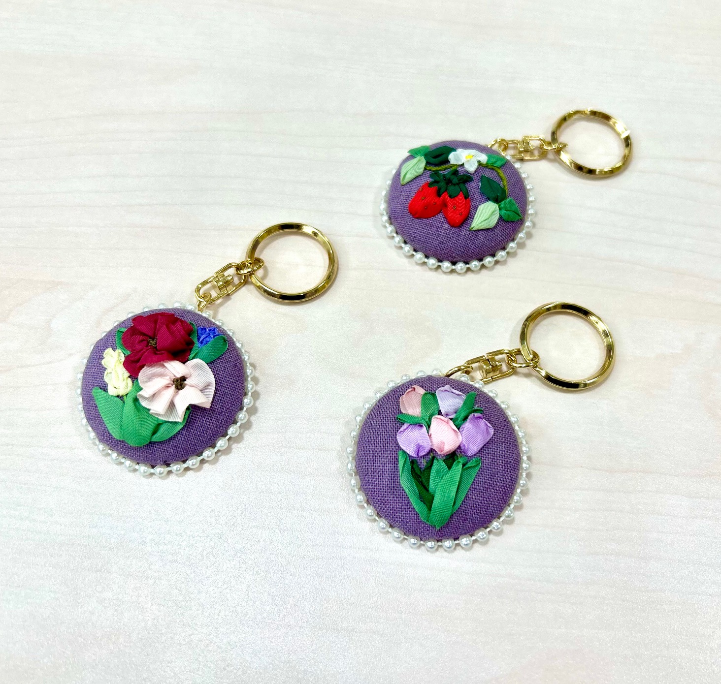 可愛いリボンのお花を楽しむ リボン刺しゅう