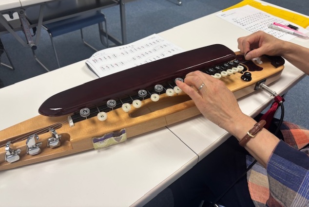 音楽を楽しみましょう 琴伝流大正琴