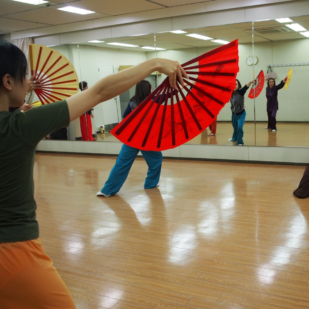 〈ジャンル〉体操・健康・中国伝統武術・エクササイズ 【花架拳&花扇功 水曜クラス】 ～ビューティー舞気功～