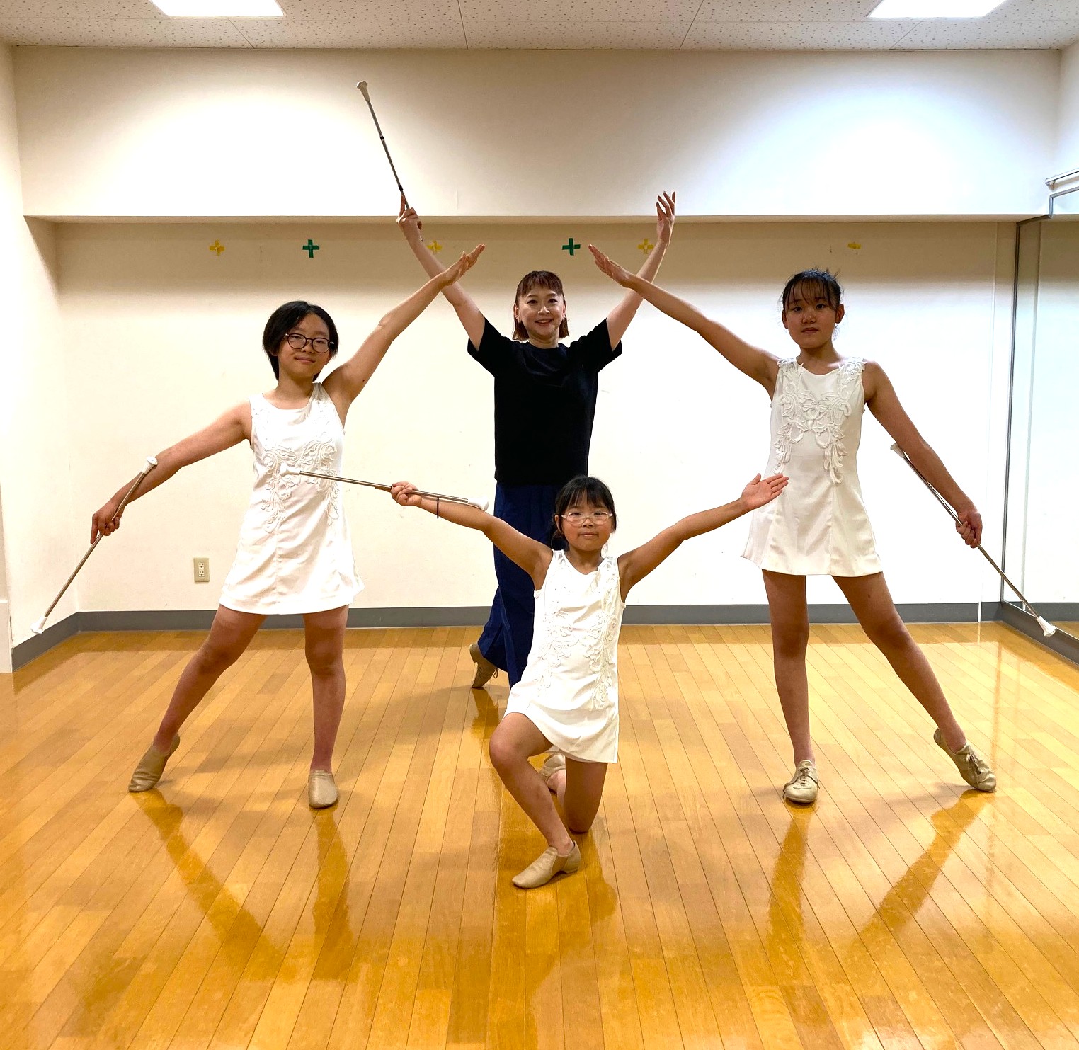 クルクル回して楽しく踊ろう キッズ バトン&ダンス