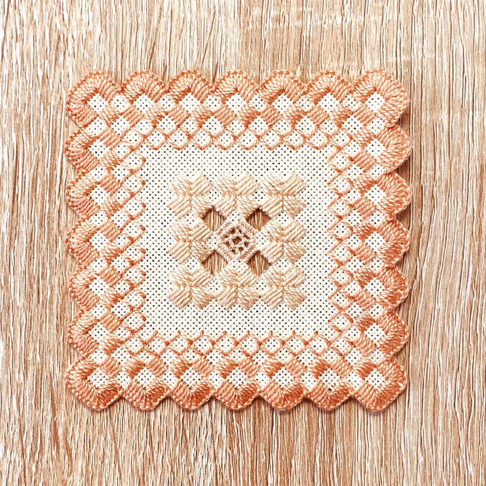 織り糸を抜いて作る透かし模様 ハーダンガー刺繍 秋の新講座 9/11・25(金)特別体験会開催