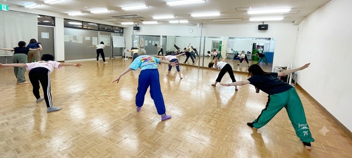 様々なジャンルの融合型レッスン ダンスエクササイズ