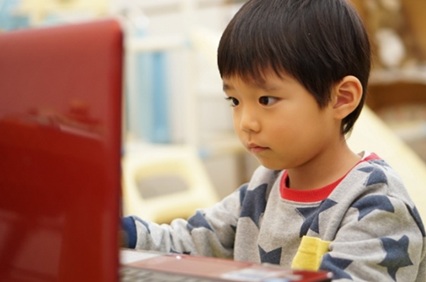 物語やゲーム作りで想像力を養う 子供プログラミング