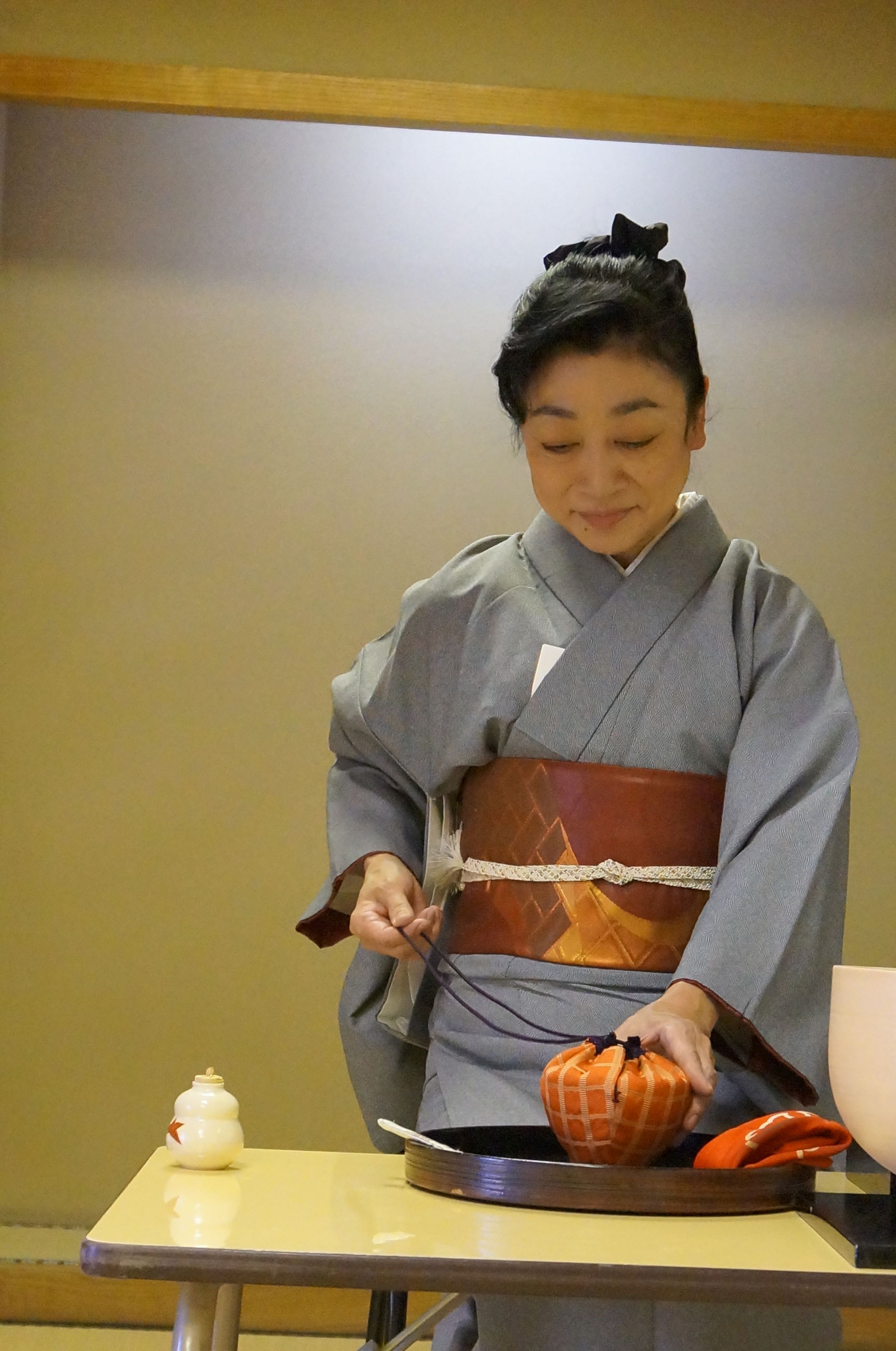 日本の四季を楽しむ・東京人に愛された東都の茶道 江戸千家(立礼席)