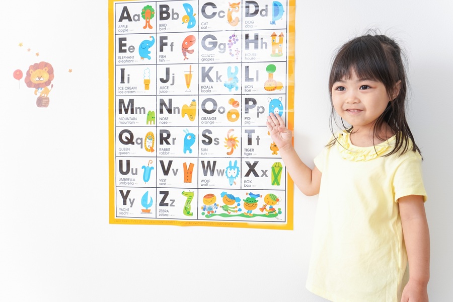色や数や形をおぼえられる(4才～6才) 英語で遊ぼう 秋の新講座