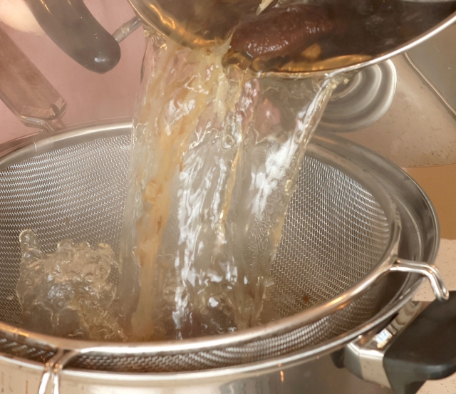 本当の出汁のおいしさを知ろう 食育講座 鰹節削り体験と美味しい出汁のとり方