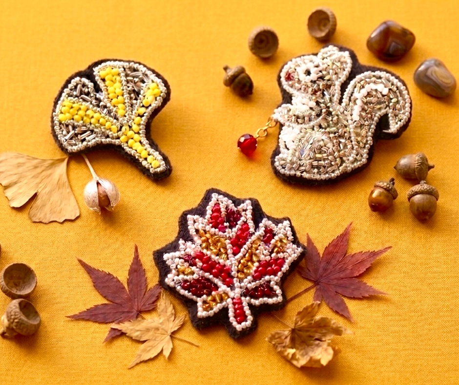 〈ジャンル〉手芸・刺繍・ハンドメイド 【季節を彩るビーズ刺しゅう -10/3(土)はお得な体験日】 ～大人カワイイ小物作り～