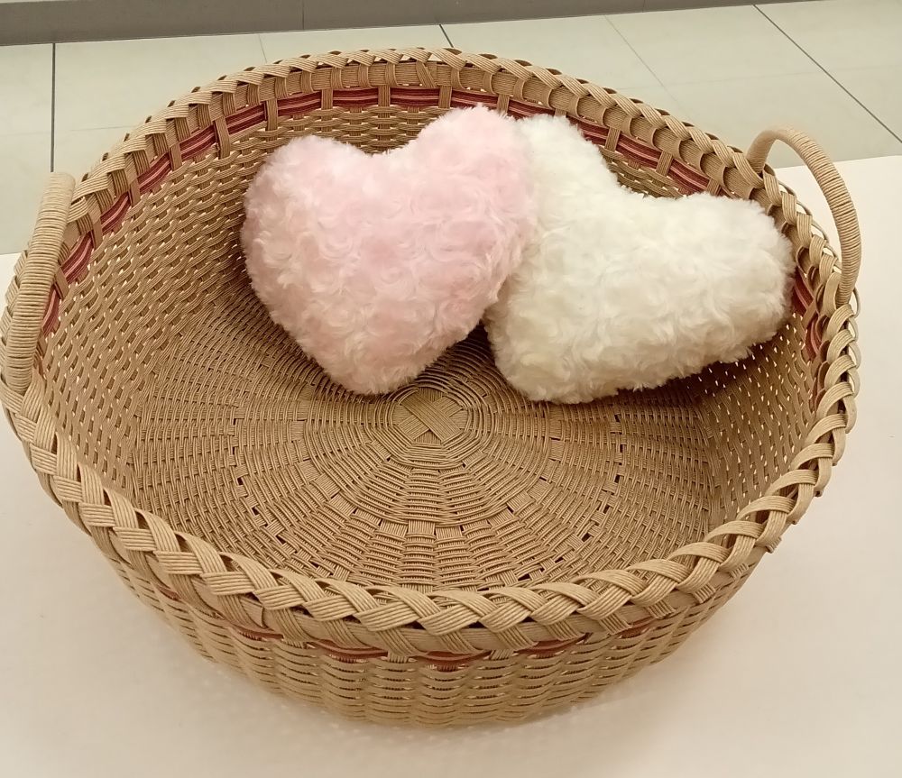 ワンちゃん、ネコちゃんも喜ぶ クラフトバンドでネコかごを作ろう 10/5(月)スタート 第1(月)