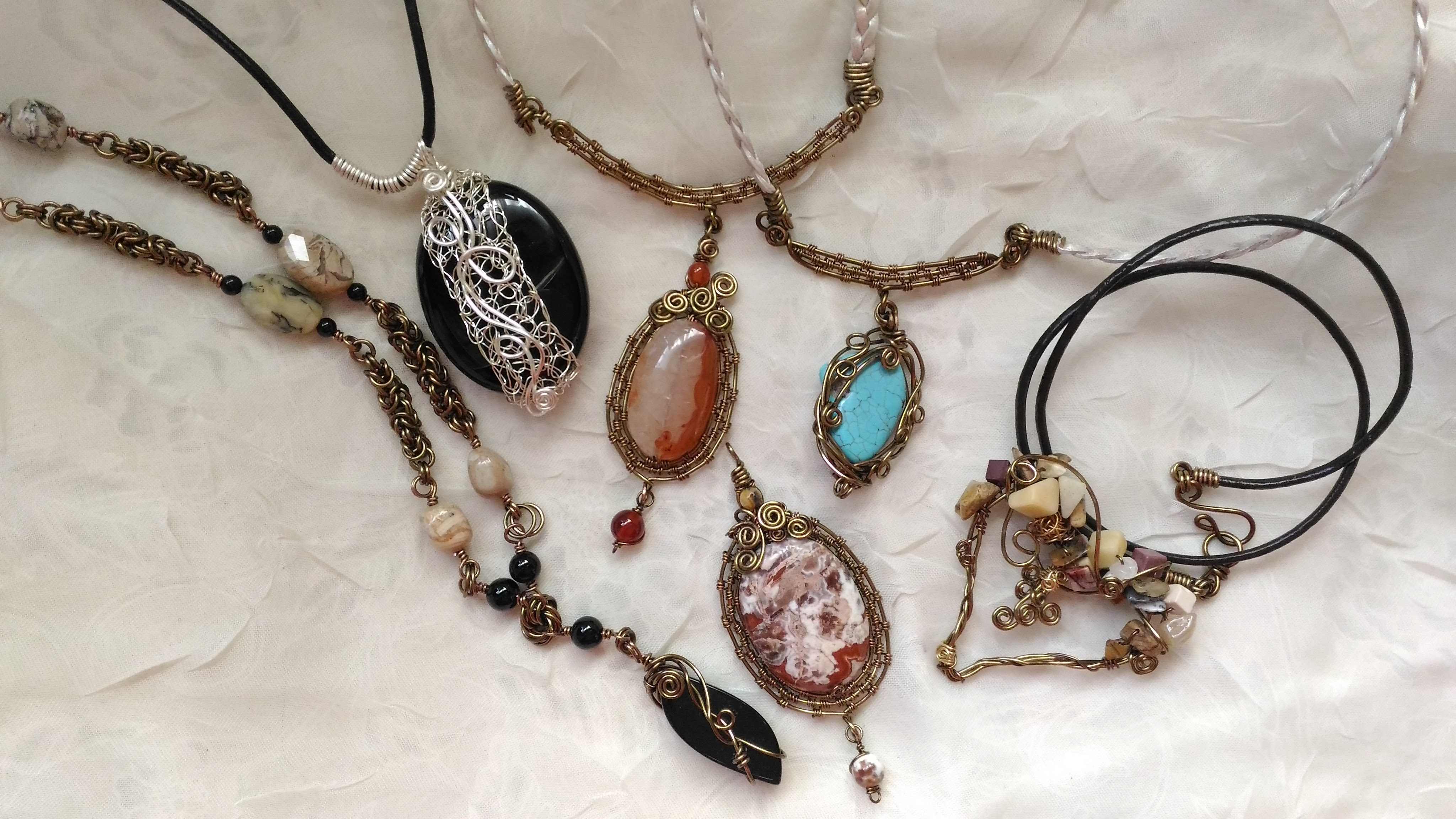 大人のためのランクアップアクセ 天然石とワイヤーワークのアクセサリー