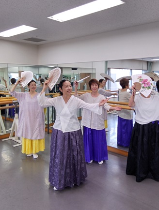 楽しく踊ろう はじめての韓国舞踊